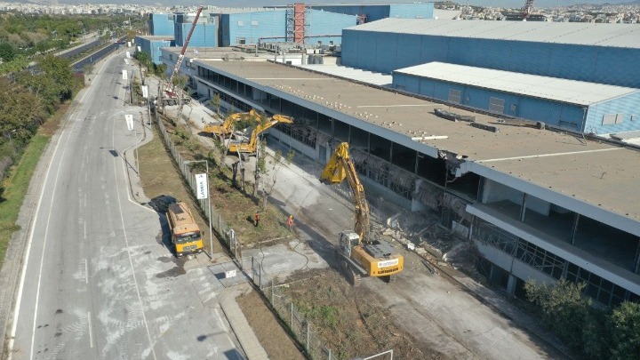 Κατεδαφίζονται τα κτίρια της τέως Ολυμπιακής αεροπορίας στην Ποσειδώνος 